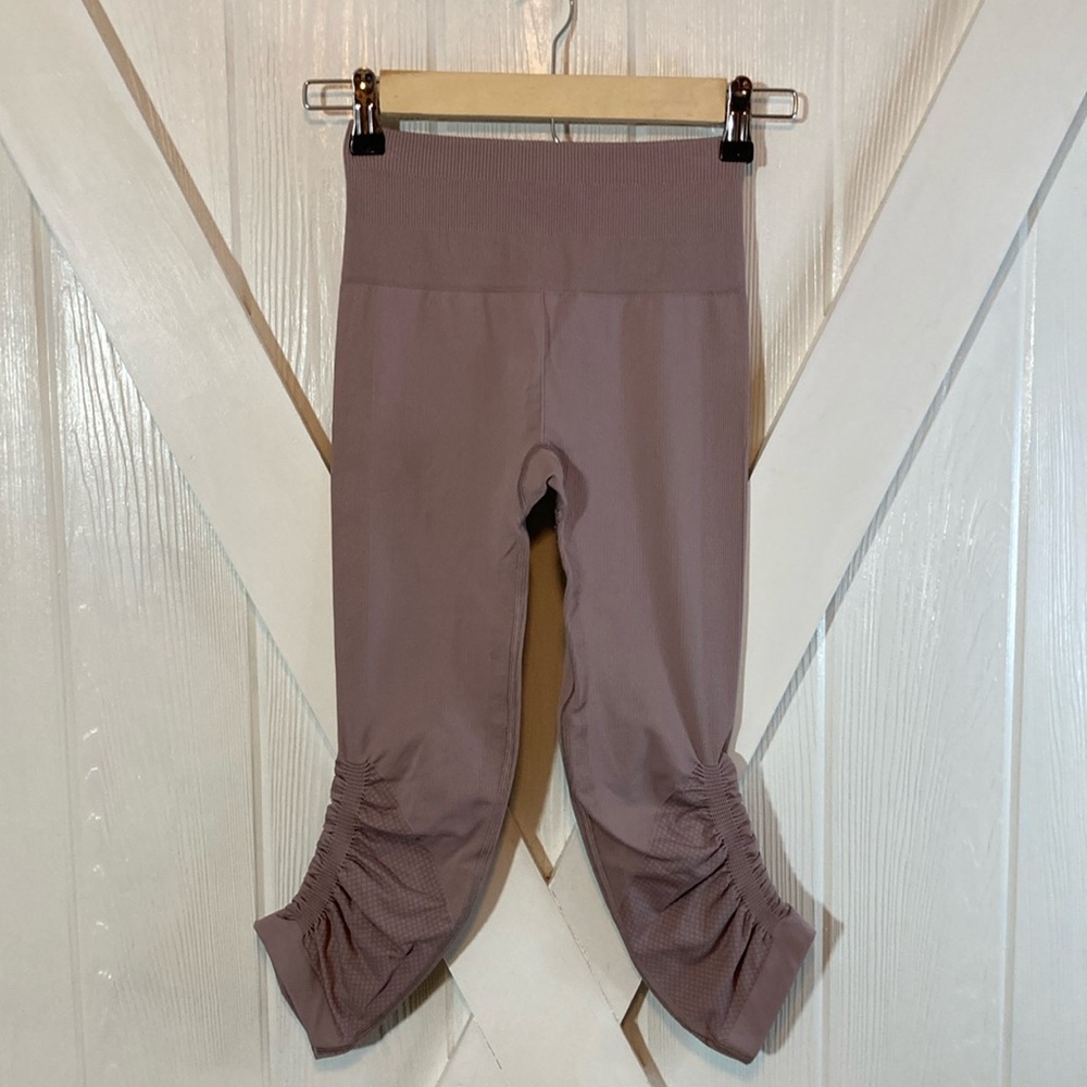 lululemon athletica Leggings with Ruching and Capri Length